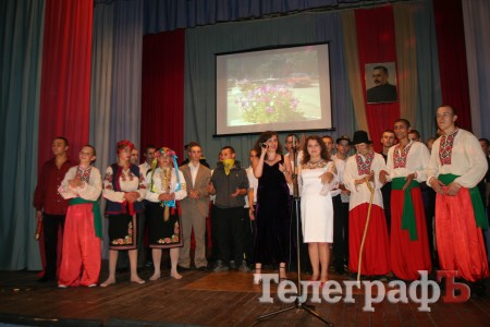 В Кременчугской детской колонии парни пели и плясали, а матери плакали навзрыд