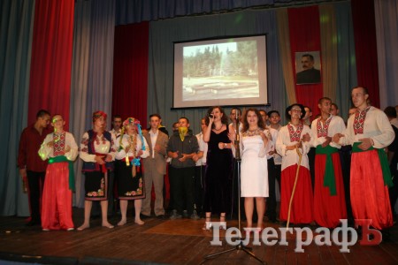 В Кременчугской детской колонии парни пели и плясали, а матери плакали навзрыд