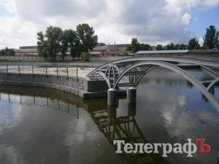 Как облагораживают озеро в Городском саду