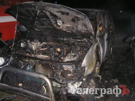 В Кременчуге подожгли машину начальника юридического отдела мэрии Браташа: горели шесть автомобилей