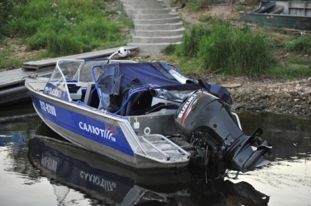 На Днепре не разминулись две лодки