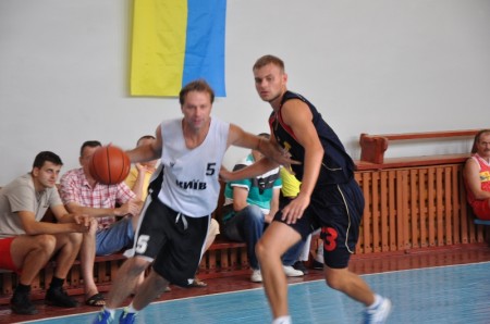 Кременчугские ветераны выиграли Всеукраинский турнир по баскетболу