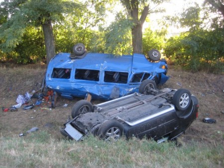 В автокатастрофе под Кременчугом травмировано 11 людей, среди них двое детей