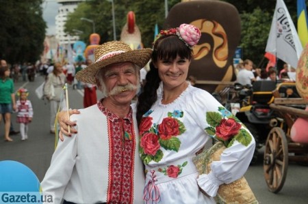 Кременчужане поучаствовали в столичном параде вышиванок