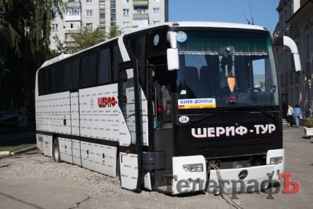Фотофакт: Возле автовокзала «на брюхо» сел автобус «Киев-Донецк»