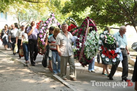 С семьи экс-главврача Кременчугской СЭС Виктора Самойленко взяли баснословные деньги за могилу