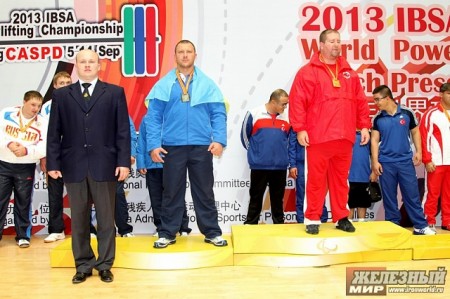 Кременчужанин Виталий Островский сделал серебряный дубль на чемпионате мира по пауэрлифтингу