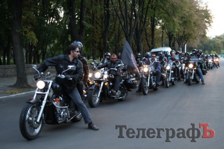 В Кременчуге почтили память погибших мотоциклистов