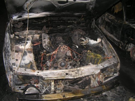 В Кременчуге на автостоянке снова горели автомобили