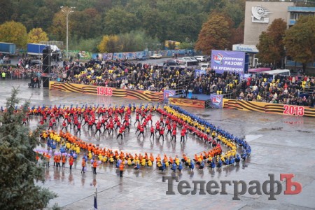 600 юных кременчужан сегодня устроили «Майданс»