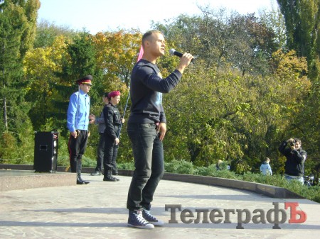 «Україна понад усе» - казаки и их последователи прошлись по центру Кременчуга