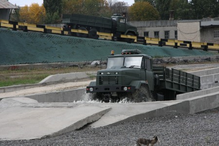 «АвтоКрАЗ» отправил крупную партию автомобилей в Таиланд