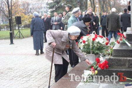 В Кременчуге отметили 69-летие освобождения Украины от немецко-фашистских захватчиков