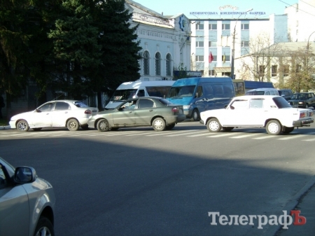 Кременчугские таксисты заявили, что в следующий раз перекроют полгорода