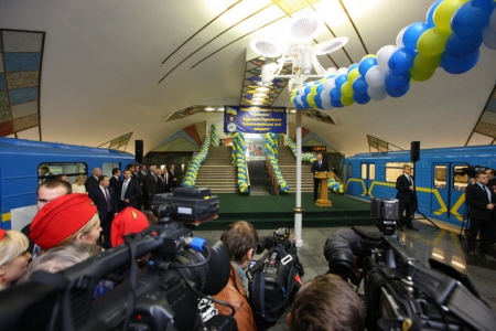 Кременчугские вагоны метро сегодня повезли киевлян