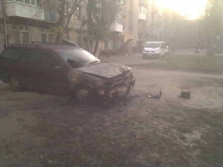 В центре Кременчуга ночью снова горела машина