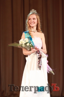 «Від пацанки до панянки»: в Кременчуге выбрали Королеву КрНУ-2013