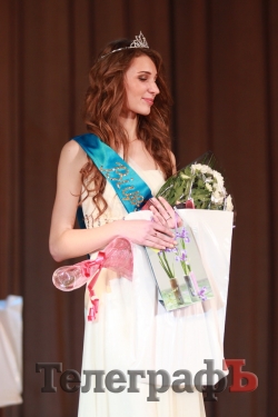 «Від пацанки до панянки»: в Кременчуге выбрали Королеву КрНУ-2013