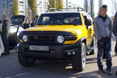 «ТОХА» на бампере: что нужно для оформления именного номерного знака