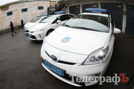 Кременчугская милиция получила четыре новых авто Toyota Prius