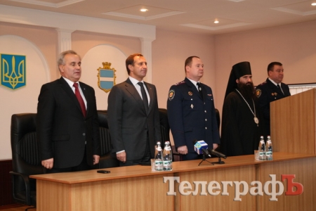 В День милиции кременчугским правоохранителям дали по 500 гривен, а лучших – наградили грамотами