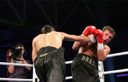 Кременчужанин Валерий Бражник потерпел первое поражение в профессиональной  боксёрской карьере
