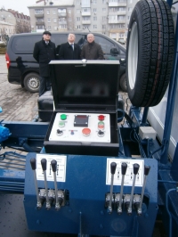 В Кременчуге «Горсвет» презентовал первый закупленный автогидроподъемник