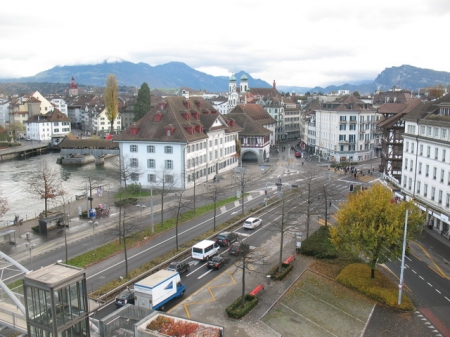 Швейцарія - країна гір, «пряничних будиночків» та… бункерів