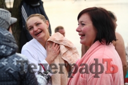 Кременчужане на Крещение святили воду и купались в Днепре