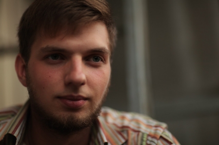 Андрея Котляра и еще двух студентов, которых обвиняют в беспорядках в Киеве, посадили под домашний арест
