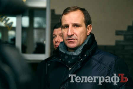 Мэр Кременчуга обещает "вызволять" активистов