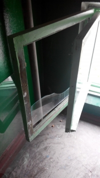 Дом слепых фонарей и разбитых окон