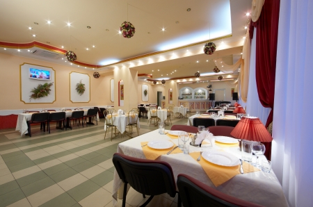 Ресторан «Днепровские зори» приглашает отметить День всех влюбленных Ресторан «Днепровские зори» приглашает отметить День всех влюбленных