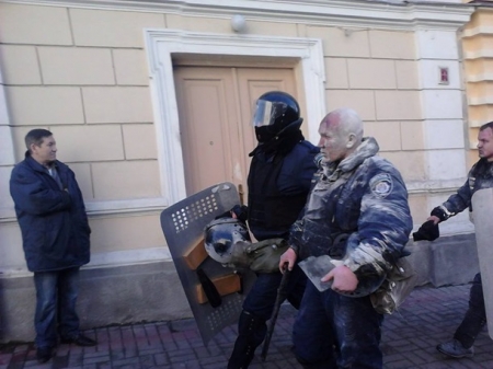 На Майдане снова столкновения между митингующими и правоохранителями