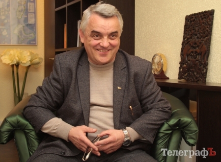 Бугайчук обязал госслужащих общаться на работе только на государственном языке