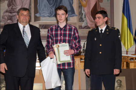 Кременчужанину из школы №10 Литвиненко жюри МАН аплодировало стоя