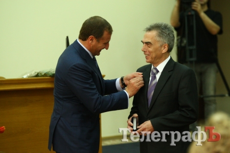 Главврача госпиталя инвалидов войны Литвиненко наградили знаком «За заслуги перед городом»