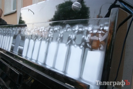 В Кременчуге уличное пианино исчезло с улицы Ленина