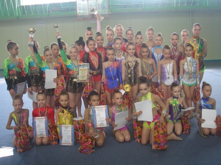 Кременчугские гимнастки заняли 11 призовых мест на областных соревнованиях