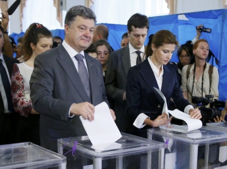 Телевизионный экзит-пол: Порошенко побеждает уже в первом туре , у Тимошенко лишь 12,4%