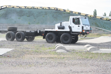 Создано новое самоходное шасси КрАЗ под установку тяжелого оборудования