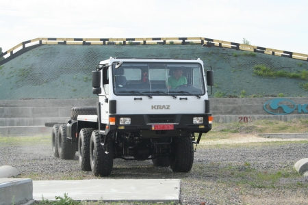 Создано новое самоходное шасси КрАЗ под установку тяжелого оборудования
