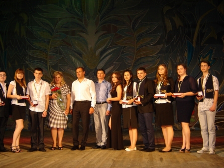 В Кременчуге прозвенел последний звонок-2014!