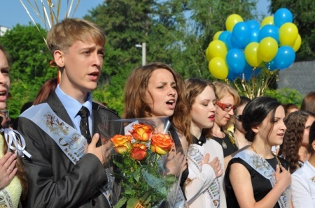 В Кременчуге прозвенел последний звонок-2014!