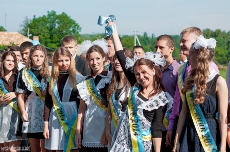 В Кременчуге прозвенел последний звонок-2014!