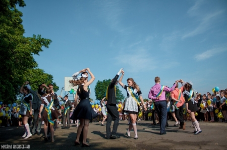 В Кременчуге прозвенел последний звонок-2014!