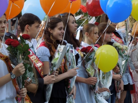 В Кременчуге прозвенел последний звонок-2014!