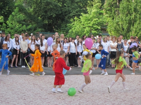 В Кременчуге прозвенел последний звонок-2014!