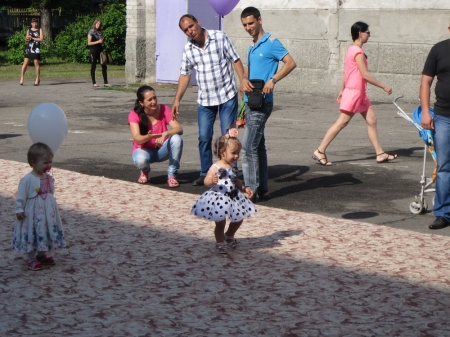 В Кременчуге прозвенел последний звонок-2014!