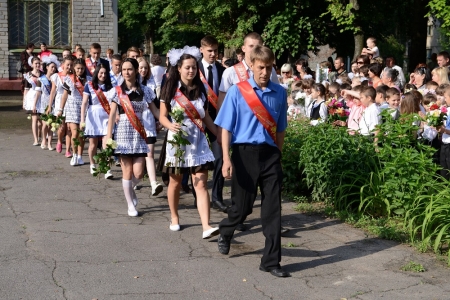 В Кременчуге прозвенел последний звонок-2014!
